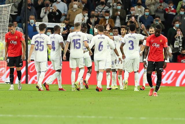 小萨三双詹姆斯18+13+9 国王常规赛横扫湖人