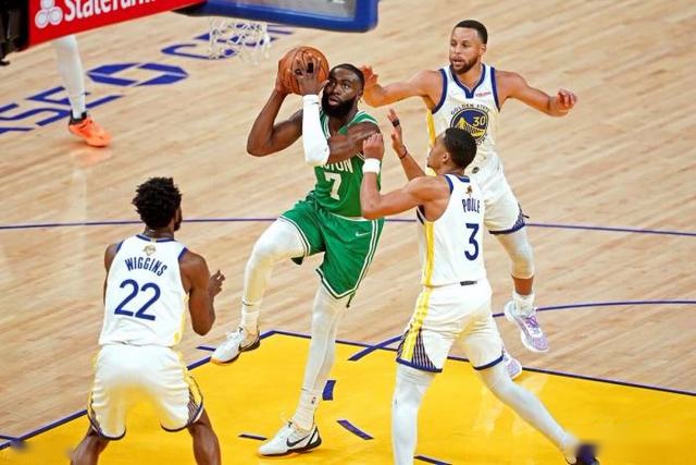 阿伦32分太阳力克76人 快船送开拓者4连败